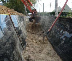 Fosse de bambous avec barrière anti-rhizomes